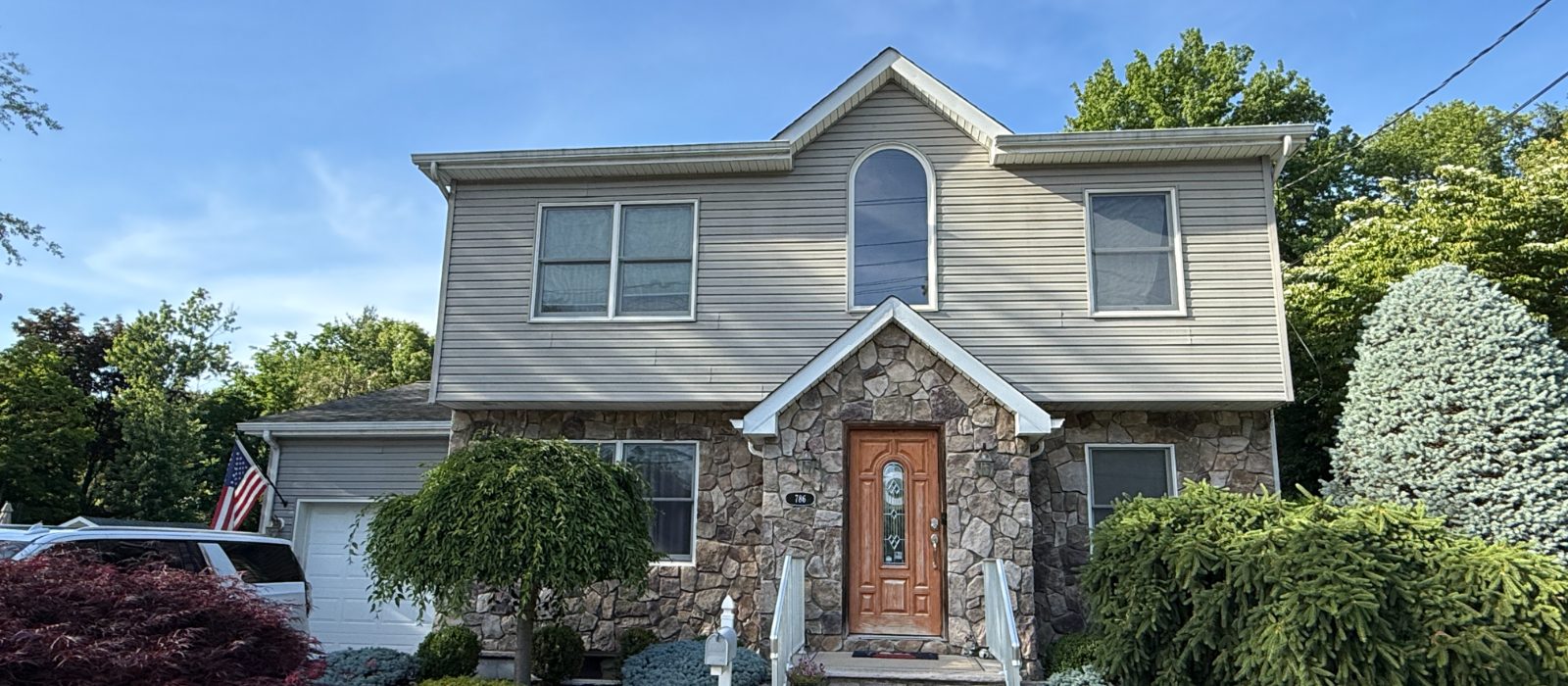 Independent adjuster field inspection of a residential property